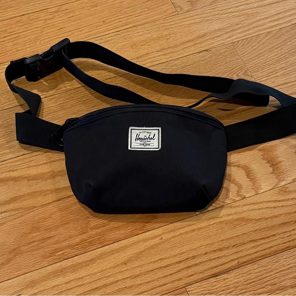 Herschel supply Company crossbody fanny hip bag NWT